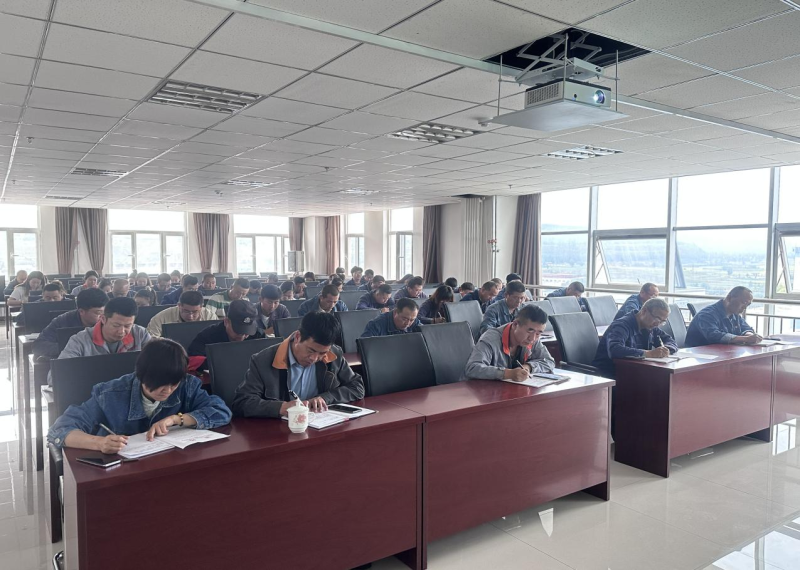 廉當(dāng)&ldquo;鐮&rdquo;可以除雜念   欲為&ldquo;獄&rdquo;勢(shì)必積災(zāi)難 &mdash;&mdash;集團(tuán)紀(jì)委書(shū)記為物產(chǎn)工投公司黨員干部、關(guān)鍵人員 授主題教育廉政專題黨課