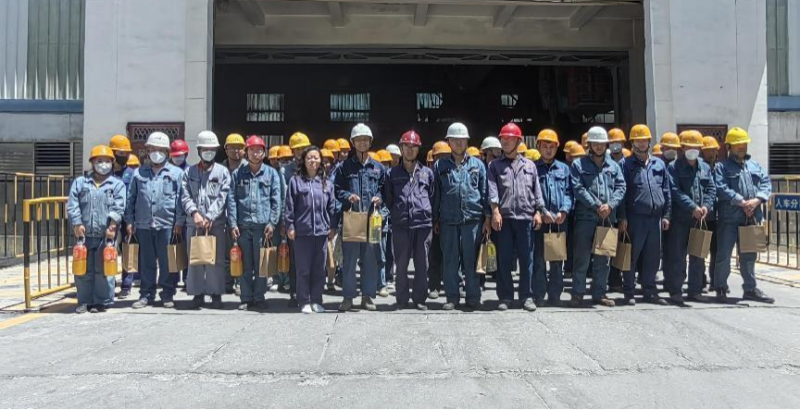 心系一線(xiàn) 致敬堅(jiān)守 &mdash;&mdash;物產(chǎn)工投公司黨委與公司工會(huì) 將&ldquo;夏日送清涼&rdquo;慰問(wèn)職工活動(dòng)進(jìn)行到底