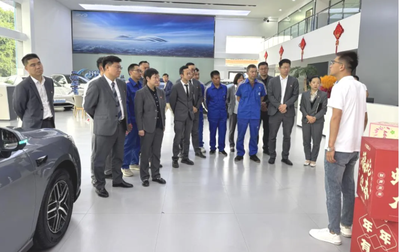 汽貿(mào)公司黨支部開展&ldquo;走出去、學(xué)進(jìn)來，改作風(fēng)、促發(fā)展&rdquo;貫徹中央八項規(guī)定精神學(xué)習(xí)教育走深走實(shí)主題黨日活動