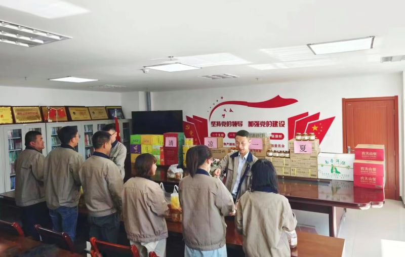 情系職工，夏送清涼&mdash;&mdash;朝物開投公司開展夏日送清涼活動