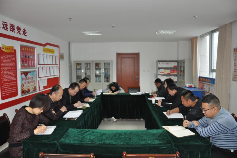 銘記&ldquo;生命線&rdquo;、分清&ldquo;是非線&rdquo; 修筑&ldquo;防腐線&rdquo;、不踩&ldquo;高壓線&rdquo;