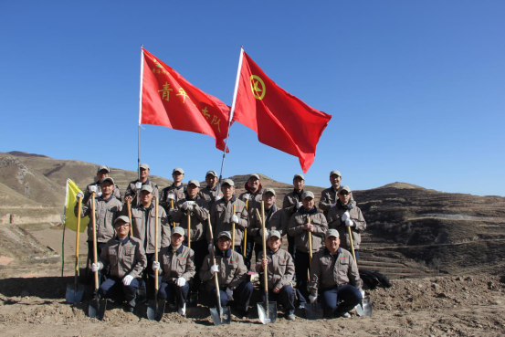 有一種奉獻(xiàn)叫&ldquo;五四精神&rdquo;，有一種擔(dān)當(dāng)叫&ldquo;青年突擊隊(duì)&rdquo;