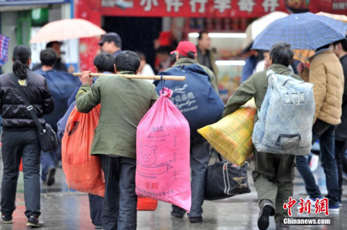 聚焦春節(jié)&ldquo;恐歸族&rdquo;：近鄉(xiāng)情怯，恐懼何來？(圖)